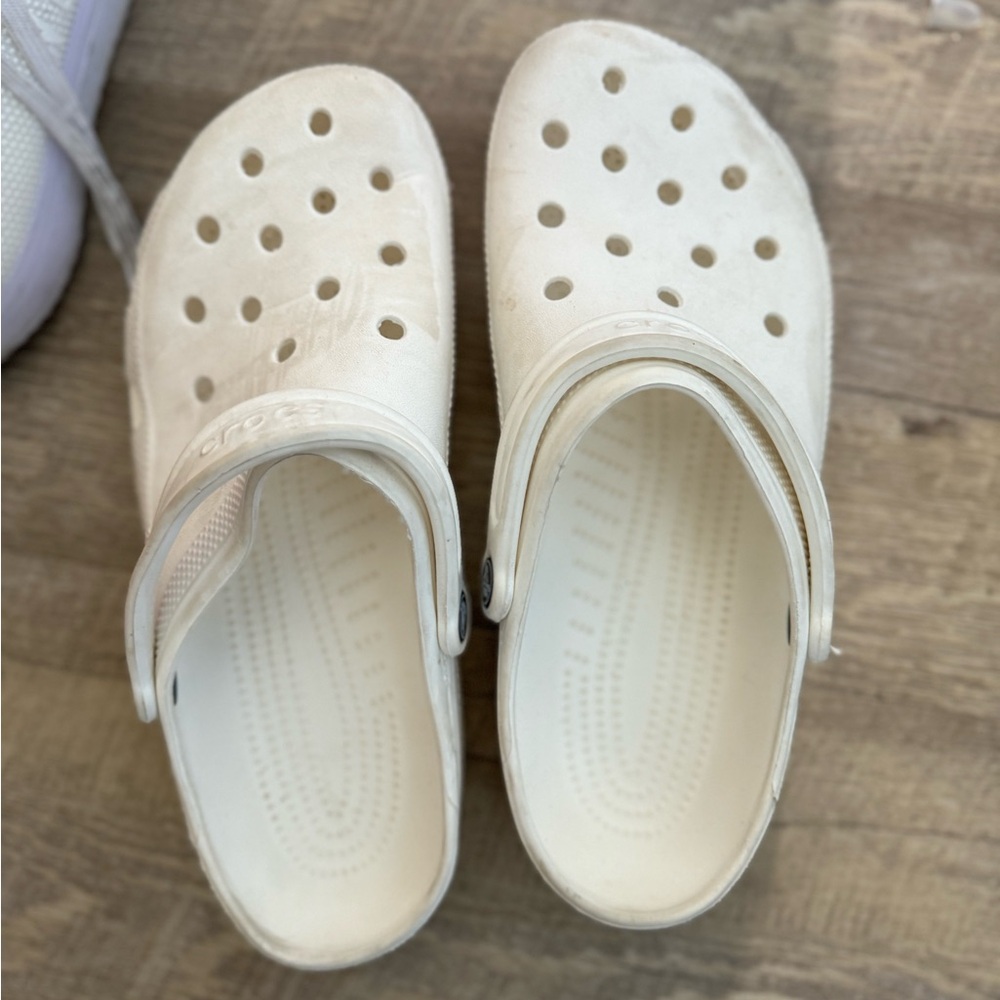 Men’s crocs white